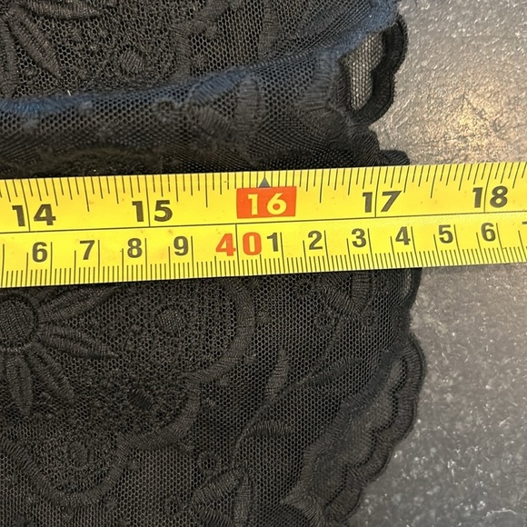 Lace pull on skirt - Picture 7 of 8